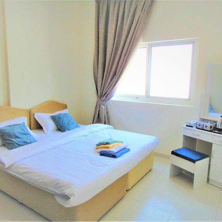 Abu Hail Star Residence - Home Stay Dubai Bagian luar foto
