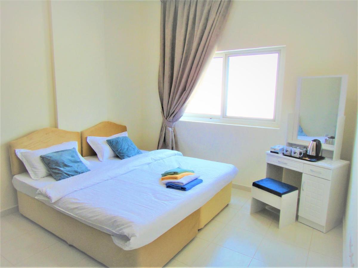 Abu Hail Star Residence - Home Stay Dubai Bagian luar foto