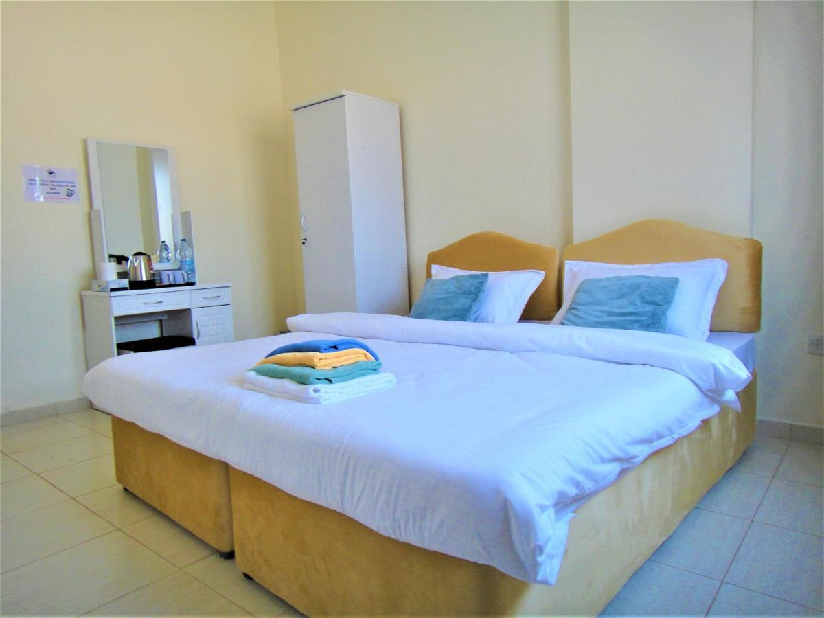 Abu Hail Star Residence - Home Stay Dubai Bagian luar foto